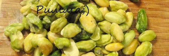 мясной паштет с вялеными томатами, перепелиными яйцами и фисташками