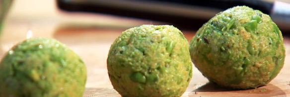 паштет и фалафель из зеленого горошка