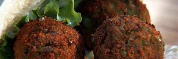 паштет и фалафель из зеленого горошка