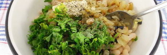 паштет из фасоли с луком и оливками