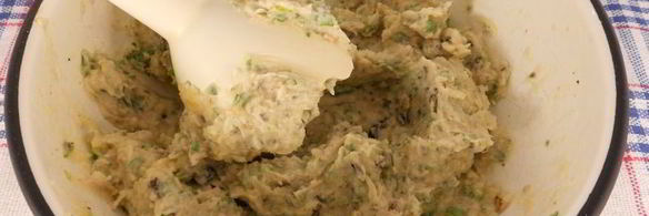 паштет из фасоли с луком и оливками