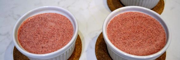 паштет из фермерской куриной печени с мармеладом из красного крыжовника и смородины