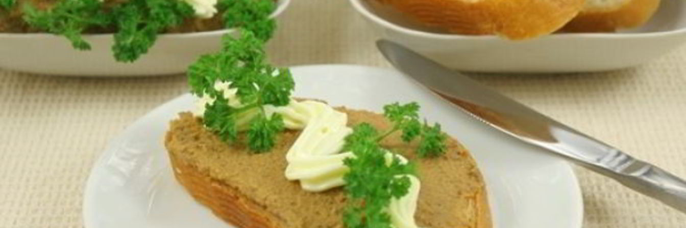 Паштет из говяжьей печени со сливочным маслом