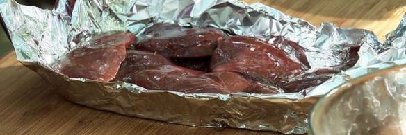 паштет из индюшачьей печенки с вареньем из кислых томатов