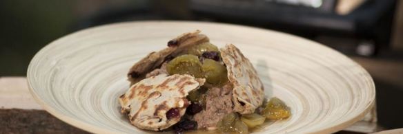 паштет из индюшачьей печенки с вареньем из кислых томатов