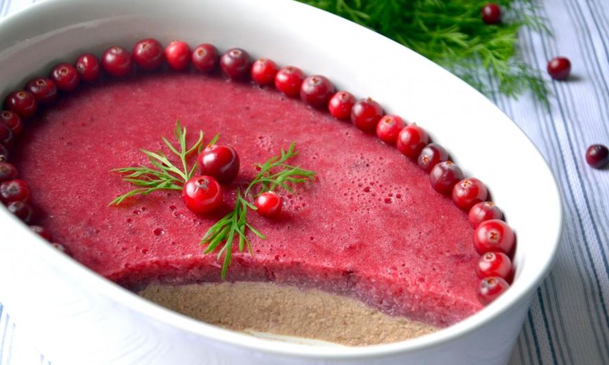 Рецепт паштета из куриной печени со сливово-клюквенным желе