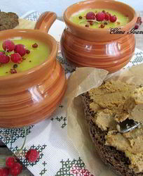 Паштет из куриных желудков с морковью и луком