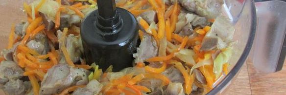 паштет из куриных желудков с морковью и луком