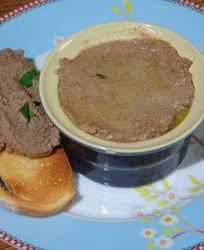 Паштет из печени кролика с шалотом и тимьяном