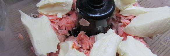 паштет из семги с красной икрой и белым вином