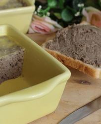 Паштет из свиной печени с черносливом