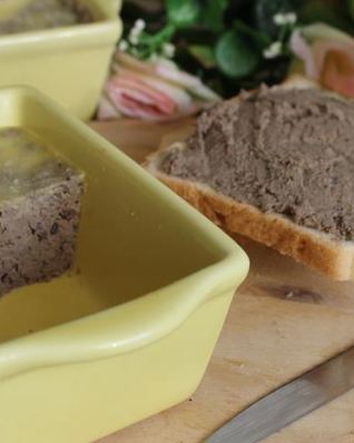 Паштет из свиной печени с черносливом