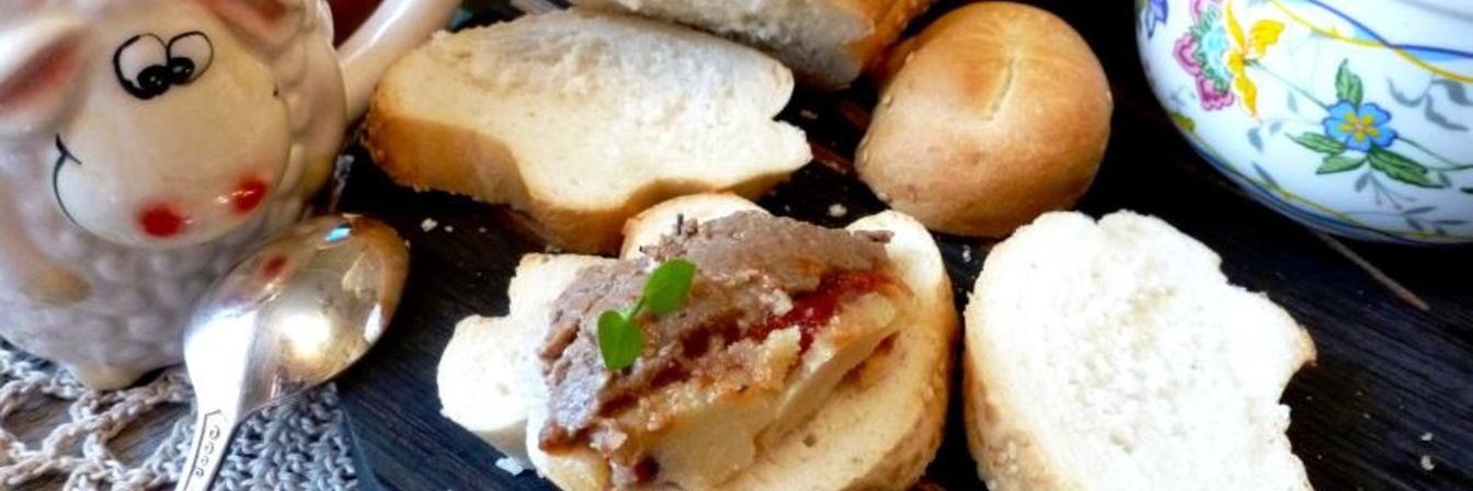 Печеночный паштет с орехами кешью и мармеладом из перца