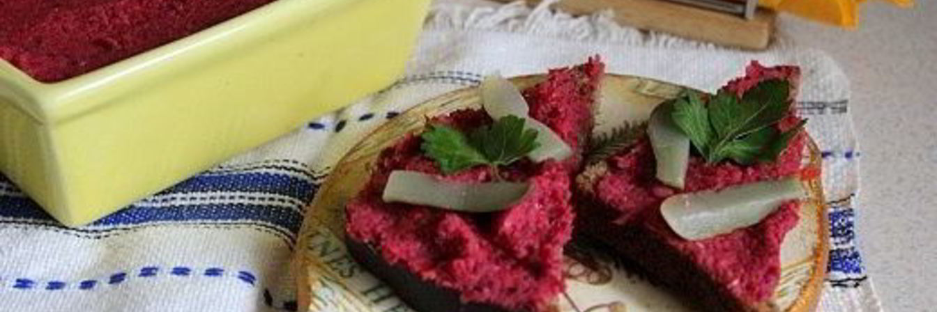 Постный фасолевый паштет со свеклой