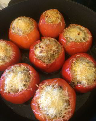 Помидоры фаршированные грибами, фаршем и сыром