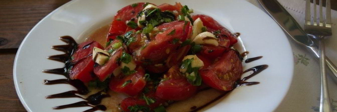 Помидоры с моцареллой