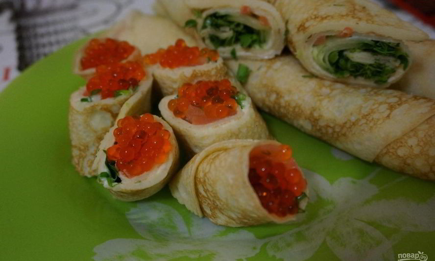 Рецепт блинных роллов со сливочным сыром и красной рыбой