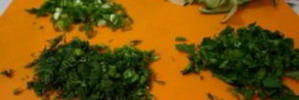 блинные роллы со сливочным сыром и красной рыбой