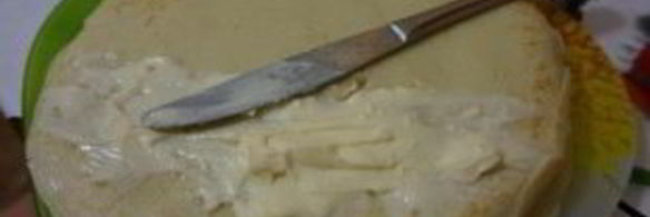 блинные роллы со сливочным сыром и красной рыбой