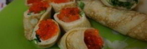 блинные роллы со сливочным сыром и красной рыбой