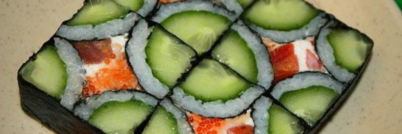 Домашний ролл Мозайка с лососем и огурцом