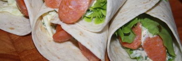 гриль-роллы с острыми колбасками джинга-джинга