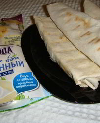 Ролл с курицей и овощами