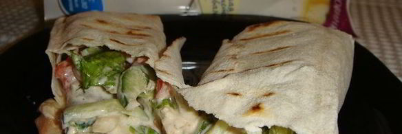 ролл с курицей и овощами