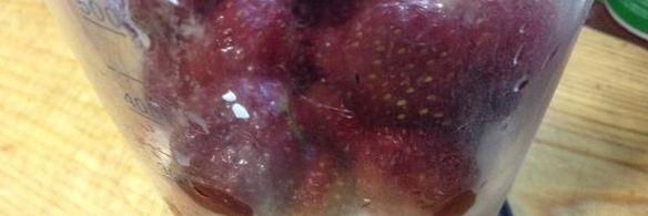 роллы из телятины с клубничным соусом