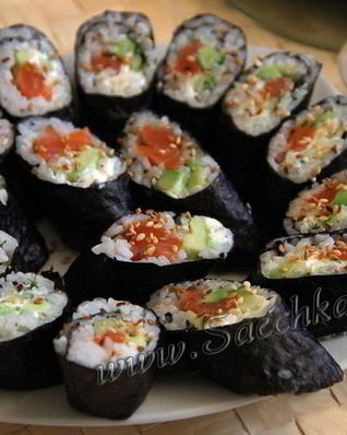 Роллы с авокадо и сливочным сыром