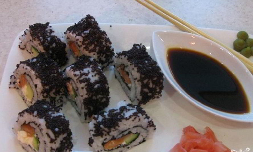 Рецепт роллов с икрой летучей рыбы