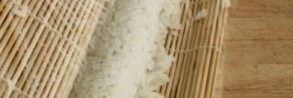 роллы с кунжутом