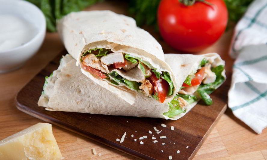 Рецепт роллов с куриной грудкой и салатом