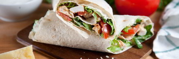 роллы с куриной грудкой и салатом