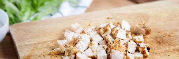 роллы с куриной грудкой и салатом