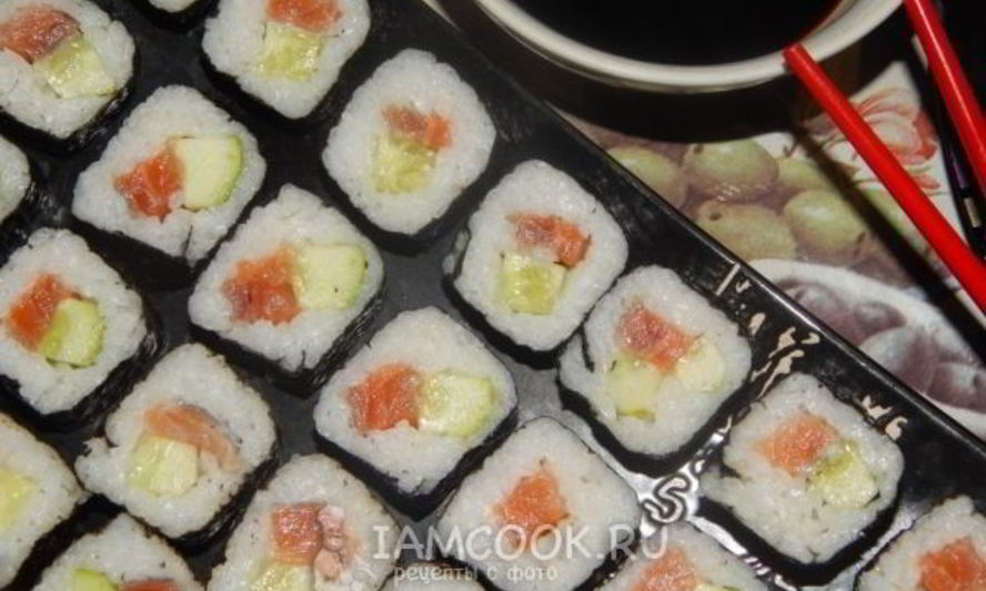 Рецепт роллов с семгой и огурцом