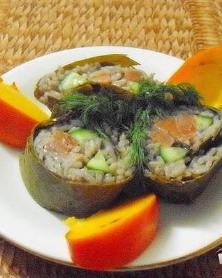 Роллы с виноградными листьями