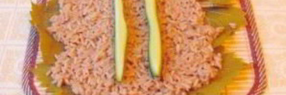 роллы с виноградными листьями