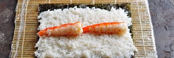 запеченные роллы с креветками