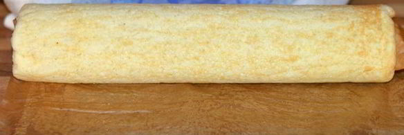 бисквитно-карамельный рулет радуга самоцветов