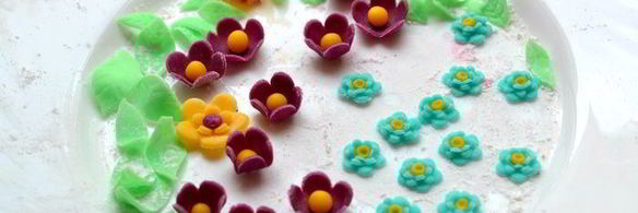 бисквитно-карамельный рулет радуга самоцветов