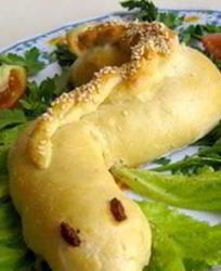 Горячий рулет Змея с начинкой из курицы и сыра