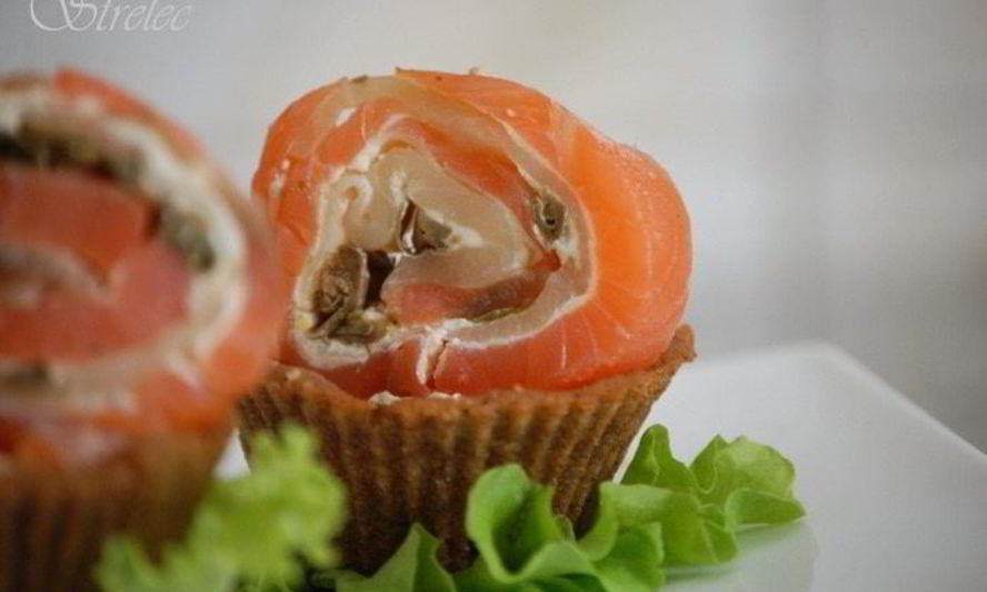 Рецепт хлебных корзинок с рыбным рулетом