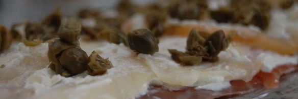 хлебные корзинки с рыбным рулетом