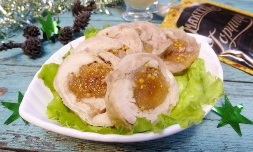 Рецепт куриного рулета с курагой и зернистой горчицей