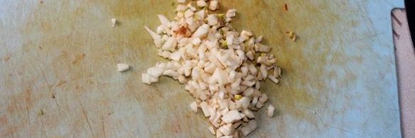 куриные рулеты с овощами и грудинкой