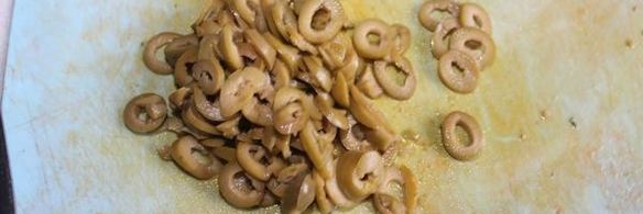 куриные рулеты с овощами и грудинкой