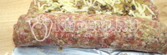 мясной рулет с грибами и сыром новогодний