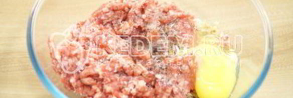 мясной рулет с грибами и сыром новогодний