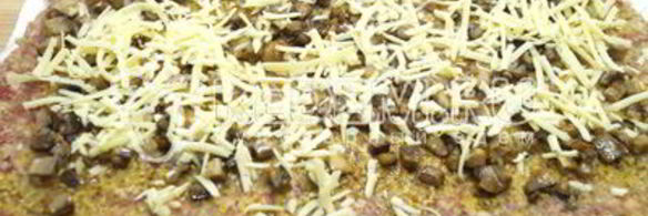 мясной рулет с грибами и сыром новогодний